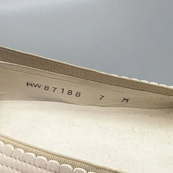 Stuart Weitzman Cream and Black Leather Snakeskin Women's Flats - Picture 4 of 6